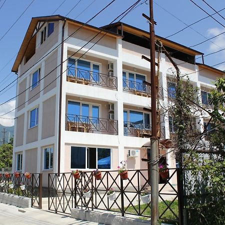 Guest House Zvanba Gagra Exterior foto